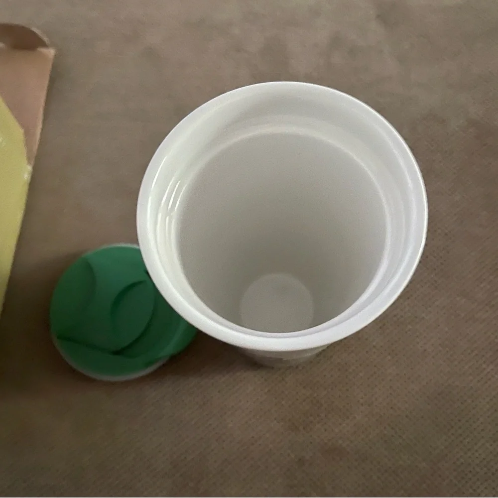 Spode Christmas Tree Travel Mug with Lid - Picture 11 of 12